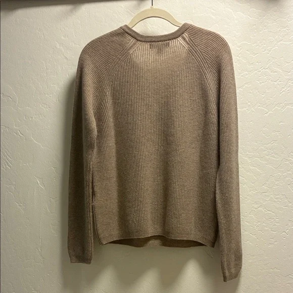 Banana Republic Beige V-Neck Cashmere Sweater, Size Small - Picture 4 of 7